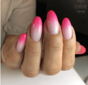 Όμπρε νύχια σε ροζ χρώμα