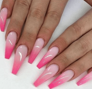 Όμπρε νύχια σε ροζ αποχρώσεις 