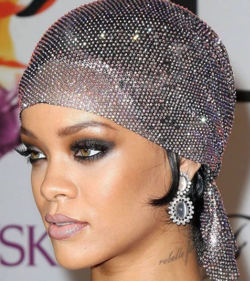 Ριάννα (Rihanna) κοντό καρέ