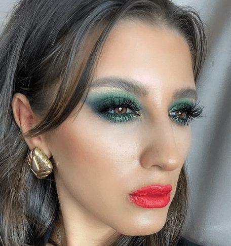 κοραλλί κραγιόν και smokey eye