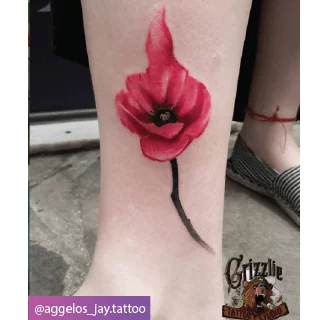 Κόκκινη παπαρούνα tattoo αστράγαλος