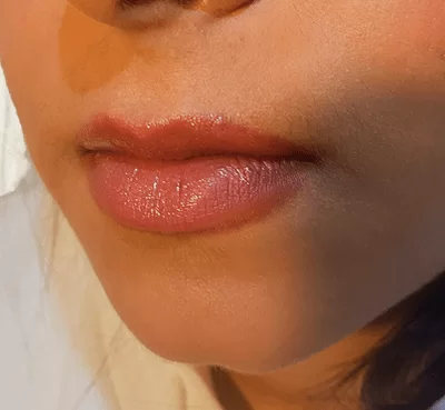 Τα xείλη me lip gloss